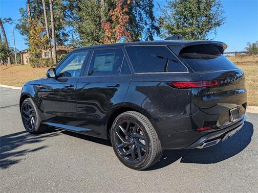 2025 Land Rover Range Rover Sport SE
