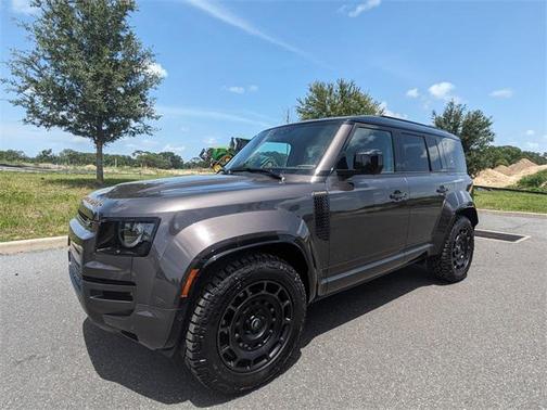 2025 Land Rover Defender 110 V8