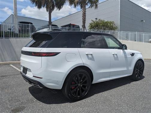 2025 Land Rover Range Rover Sport SE