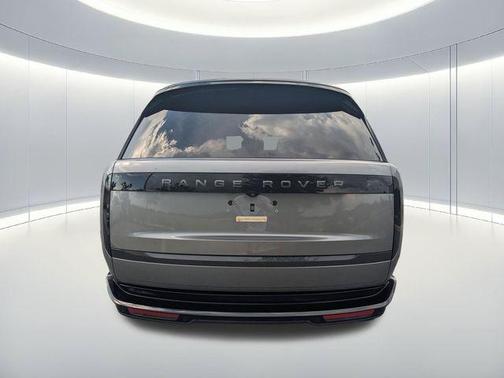 Eiger Grey Metallic 2025 Land Rover Range Rover P400 SE 7 Seat