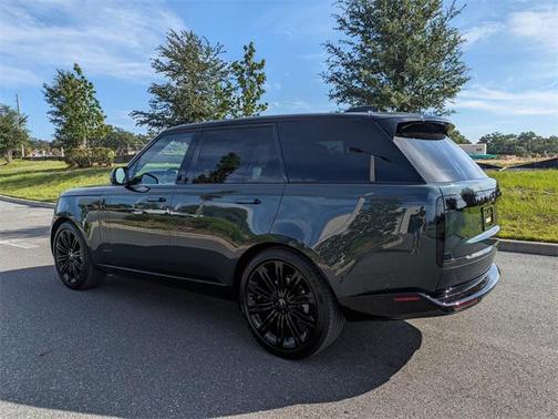 2025 Land Rover Range Rover P400 SE