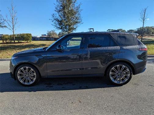 2025 Land Rover Range Rover Sport SE