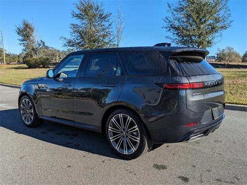 2025 Land Rover Range Rover Sport SE