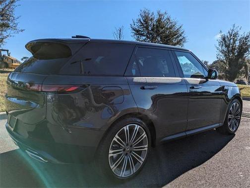 2025 Land Rover Range Rover Sport SE