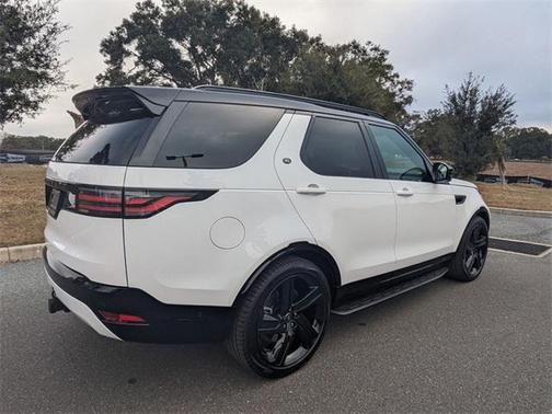 2025 Land Rover Discovery P360 Dynamic SE