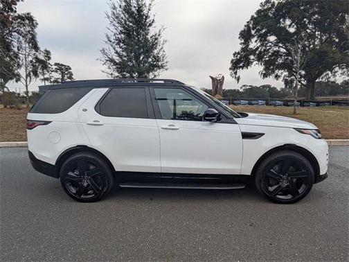 2025 Land Rover Discovery P360 Dynamic SE
