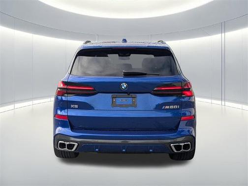 2024 BMW X5 M60i