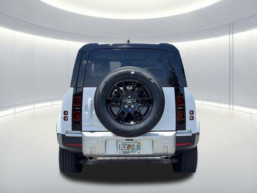 Fuji White 2025 Land Rover Defender 90 P300 S