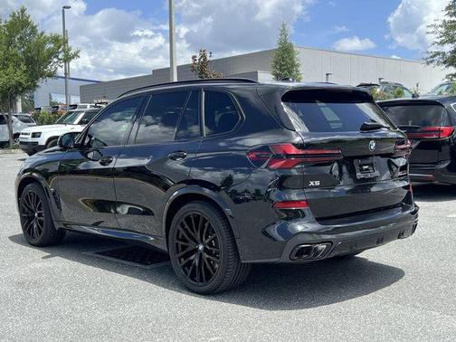 Black Sapphire Metallic 2024 BMW X5 M60i