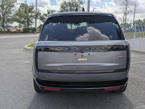 Eiger Gray Metallic 2023 Land Rover Range Rover P400 SE