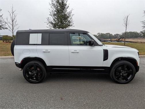 2025 Land Rover Defender 110 P500 X-Dynamic SE