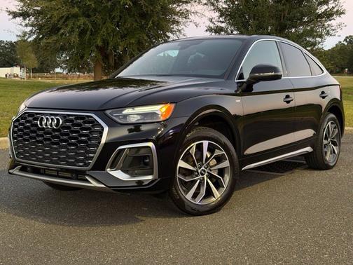 Black Metallic 2022 Audi Q5 Sportback 45 S line Premium