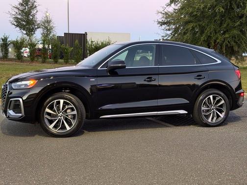 Black Metallic 2022 Audi Q5 Sportback 45 S line Premium
