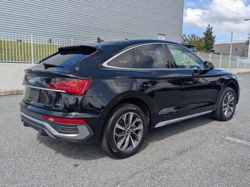 Black Metallic 2022 Audi Q5 Sportback 45 S line Premium