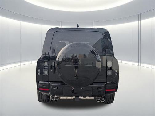 2026 Land Rover Defender V8