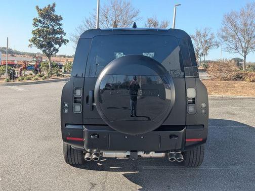 2026 Land Rover Defender V8