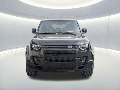 2026 Land Rover Defender V8