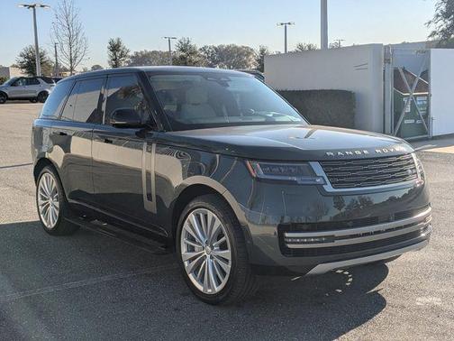 2025 Land Rover Range Rover P530 SE