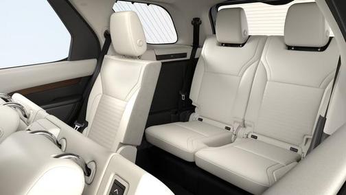 2025 Land Rover Discovery P300 Dynamic SE