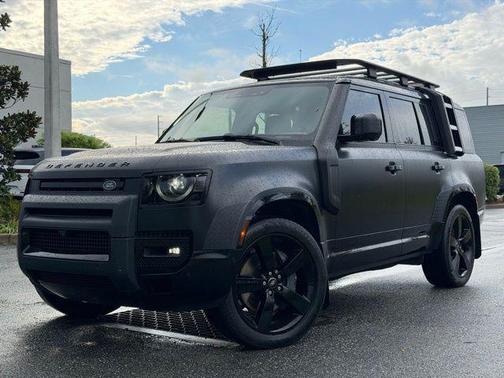 2024 Land Rover Defender 130 P400 X-Dynamic SE