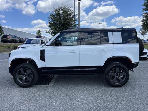 Fuji White 2025 Land Rover Defender 110 P500 X-Dynamic SE