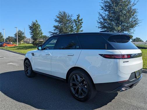2025 Land Rover Range Rover Sport SE