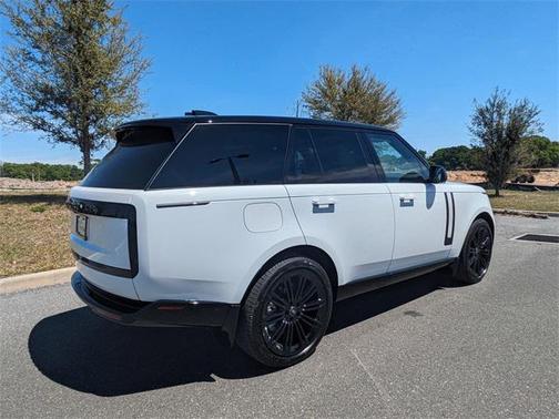 2025 Land Rover Range Rover P530 SE