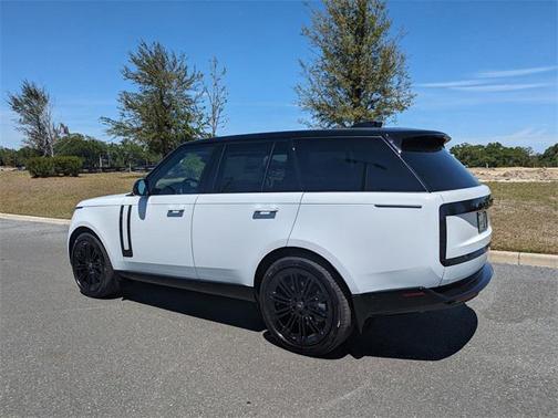 2025 Land Rover Range Rover P530 SE