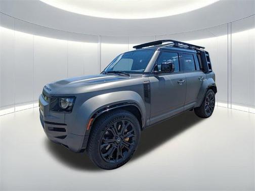 2025 Land Rover Defender 110 V8