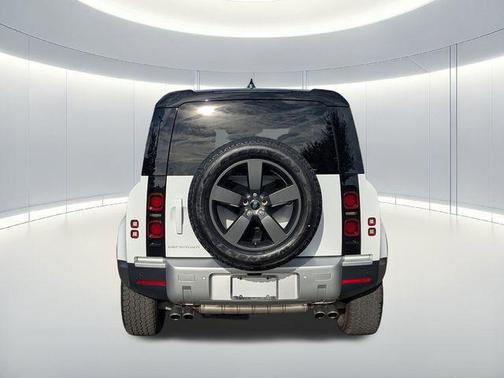 2024 Land Rover Defender 110 P500 SE