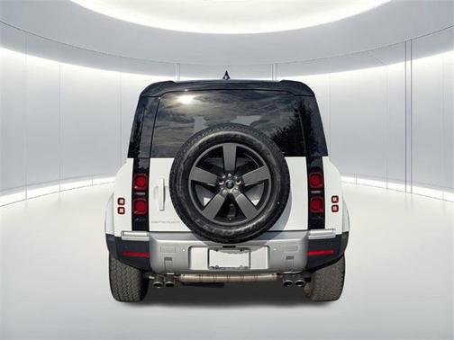 2024 Land Rover Defender 110 P500 SE