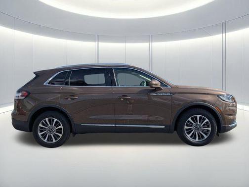 2022 Lincoln Nautilus Standard