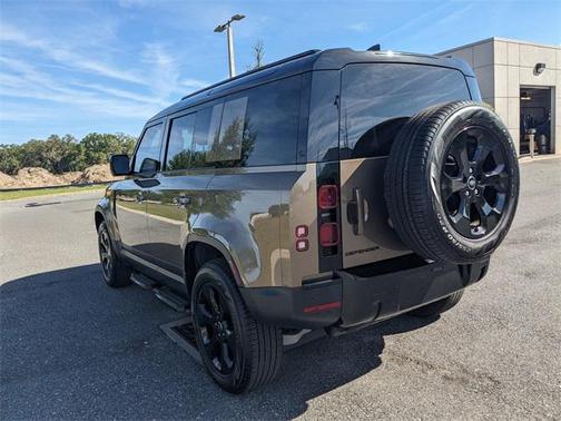 2024 Land Rover Defender 110 P300