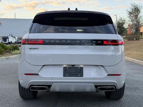 2025 Land Rover Range Rover Sport SE