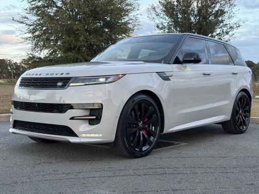 2025 Land Rover Range Rover Sport SE