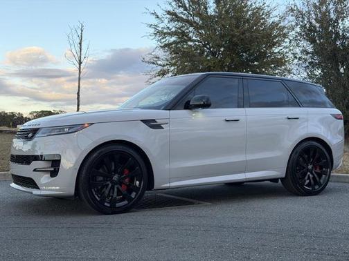 2025 Land Rover Range Rover Sport SE