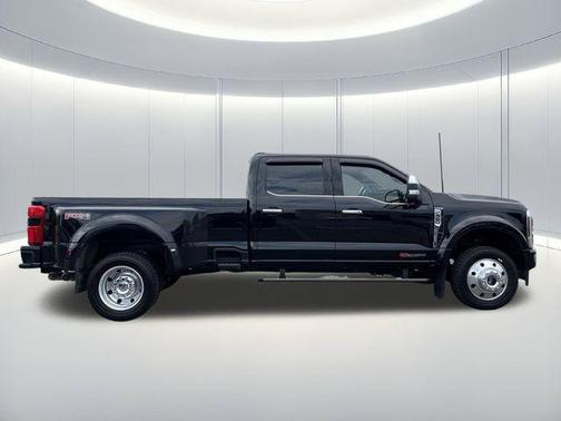 Agate Black Metallic 2024 Ford F-450 Platinum
