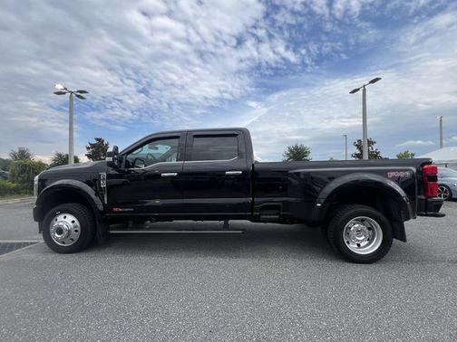 Agate Black Metallic 2024 Ford F-450 Platinum