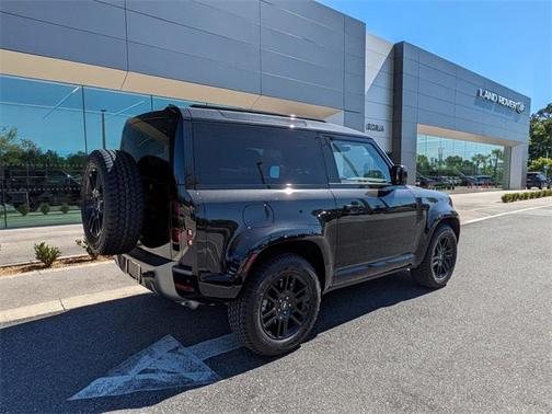 2024 Land Rover Defender 90 P400 X-Dynamic SE