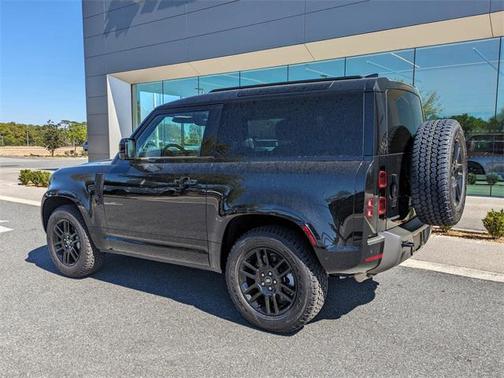 2024 Land Rover Defender 90 P400 X-Dynamic SE