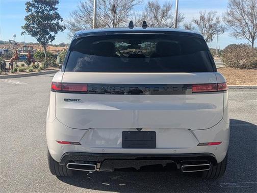 2025 Land Rover Range Rover Sport SE