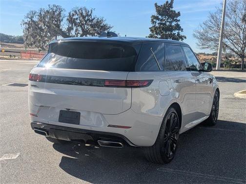 2025 Land Rover Range Rover Sport SE