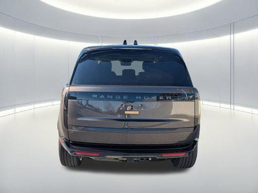 2026 Land Rover Range Rover P400 SE 7 Seat