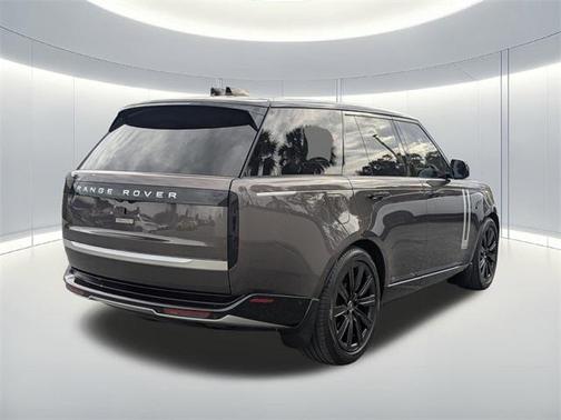 2024 Land Rover Range Rover P550e Autobiography