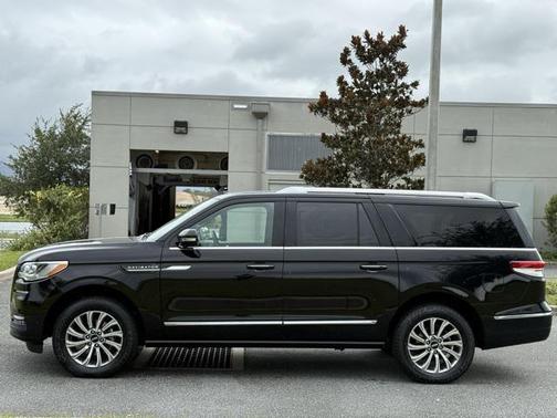 2024 Lincoln Navigator Premiere