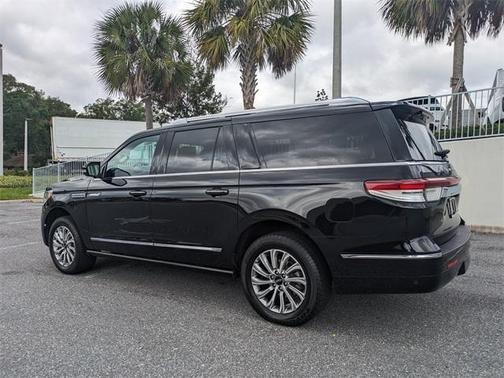 2024 Lincoln Navigator Premiere