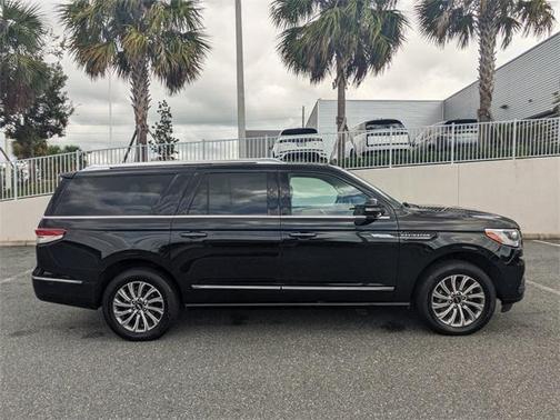 2024 Lincoln Navigator Premiere