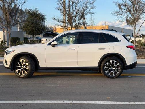 2025 Mercedes-Benz GLC 350e Base