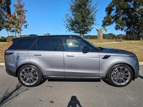 2025 Land Rover Range Rover Sport SE