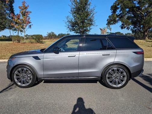 2025 Land Rover Range Rover Sport SE